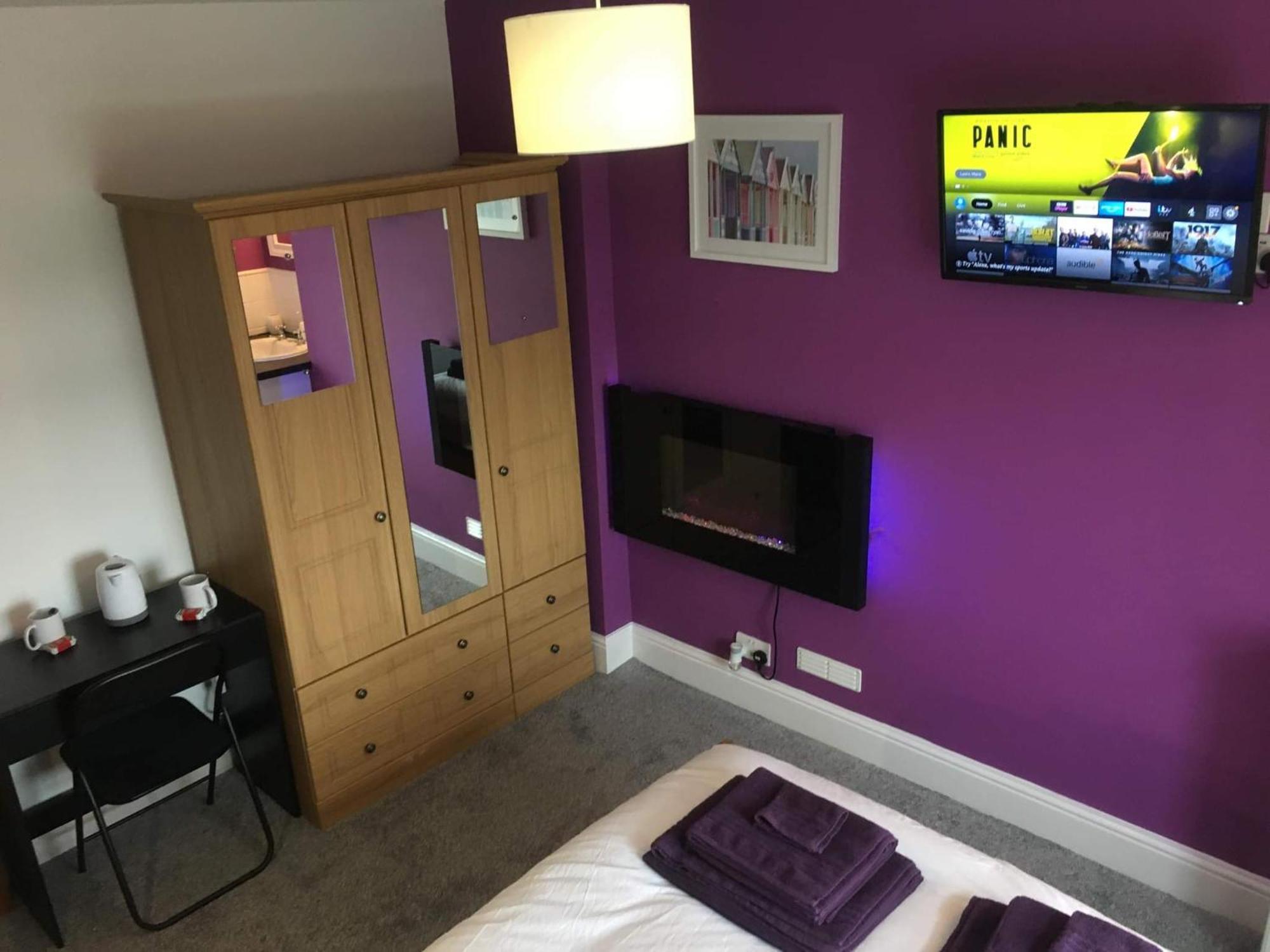 Moonraker Private Room In Our Cosy Cottage Home St Austell Exterior photo